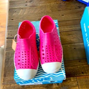 Native Shoes Size 12